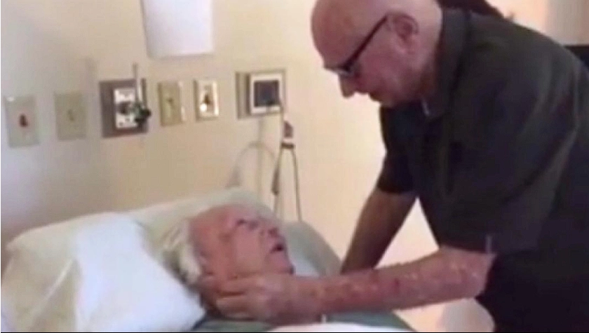 Abschied nach 73 Jahren: Manns letzte Geste für seine sterbende Frau rührt zu Tränen