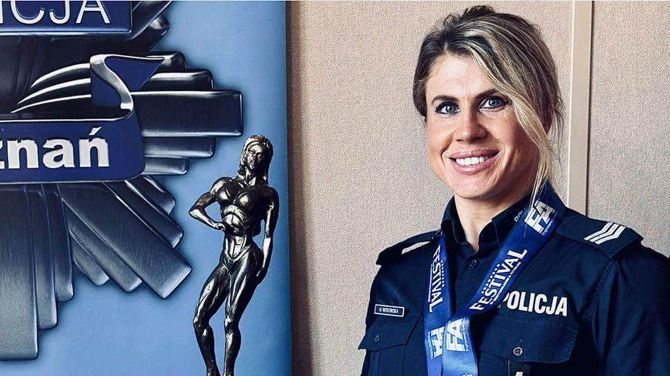 Tagsüber leitet sie die Polizeiabteilung; nachts tritt sie im Bikini in Wettbewerben an