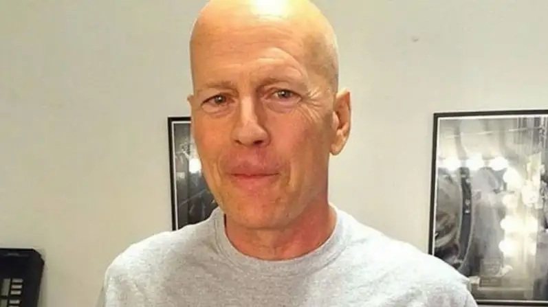 Bruce Willis verwirrt Fans mit neuem Familienfoto