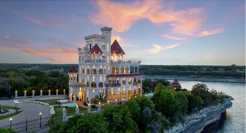 Sehen Sie die Bilder: Texas-Schloss, würdig einer Disney-Prinzessin, für 5 Millionen Euro zu verkaufen