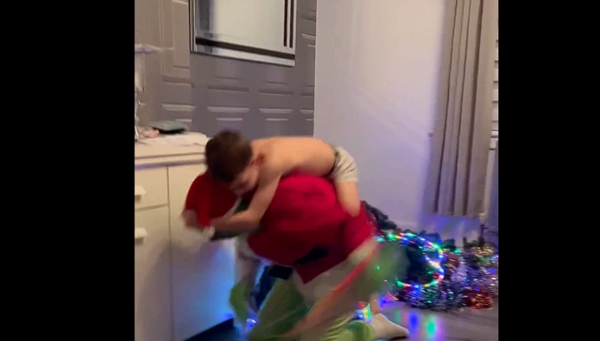 Weihnachtsscherz wird zum Viral-Hit: Das hatten sie nicht erwartet
