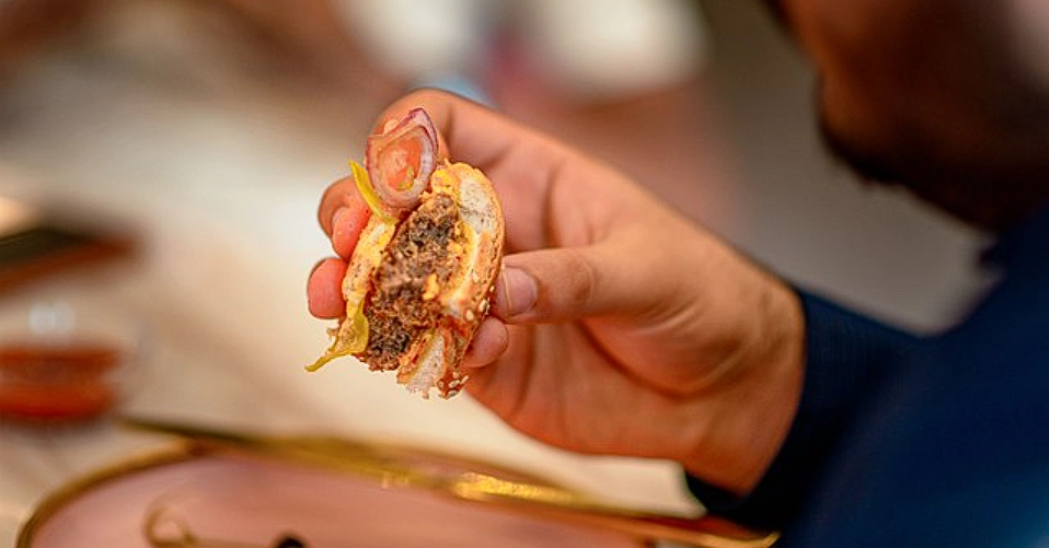 Überhöhte Cholesterinwerte: Hier sind die 7 zu beachtenden Anzeichen