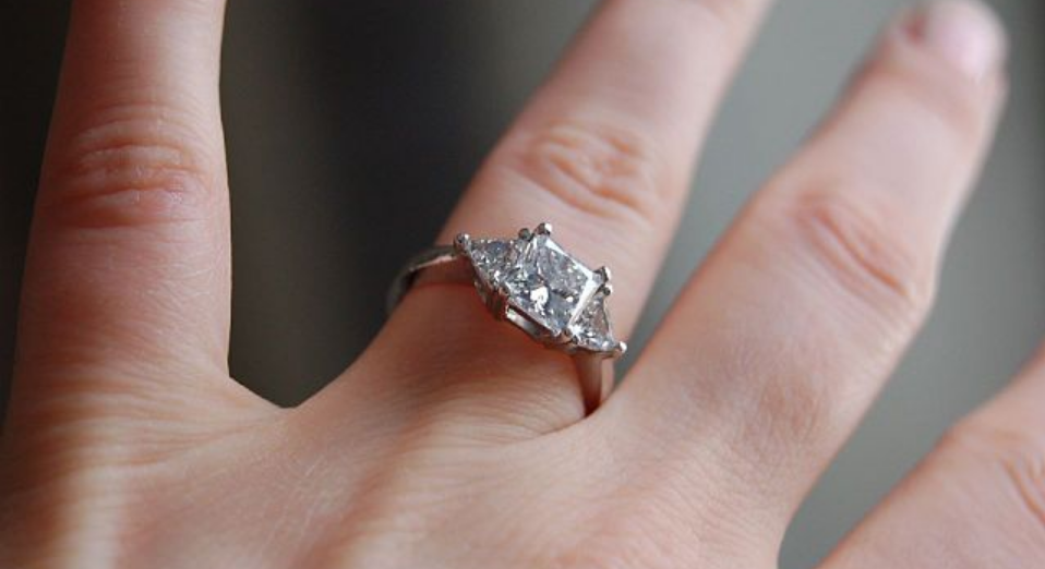 Diamantring im Wert von 750.000 Euro in Staubsaugerbeutel im Ritz gefunden