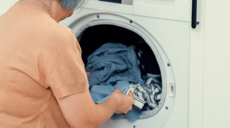 3 Fehler, die Ihre Kleidung in der Waschmaschine ruinieren – Entdecken Sie das Geheimnis der richtigen Wäschepflege