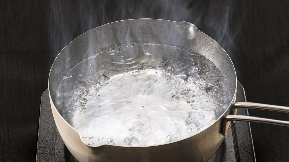Internet-Sensation: Einfacher Trick, um Überkochen von Wasser zu verhindern