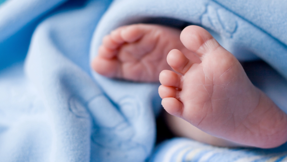 Vier Frauen wegen Verkaufs eines ukrainischen Babys an rumänische Familie vor Gericht gestellt