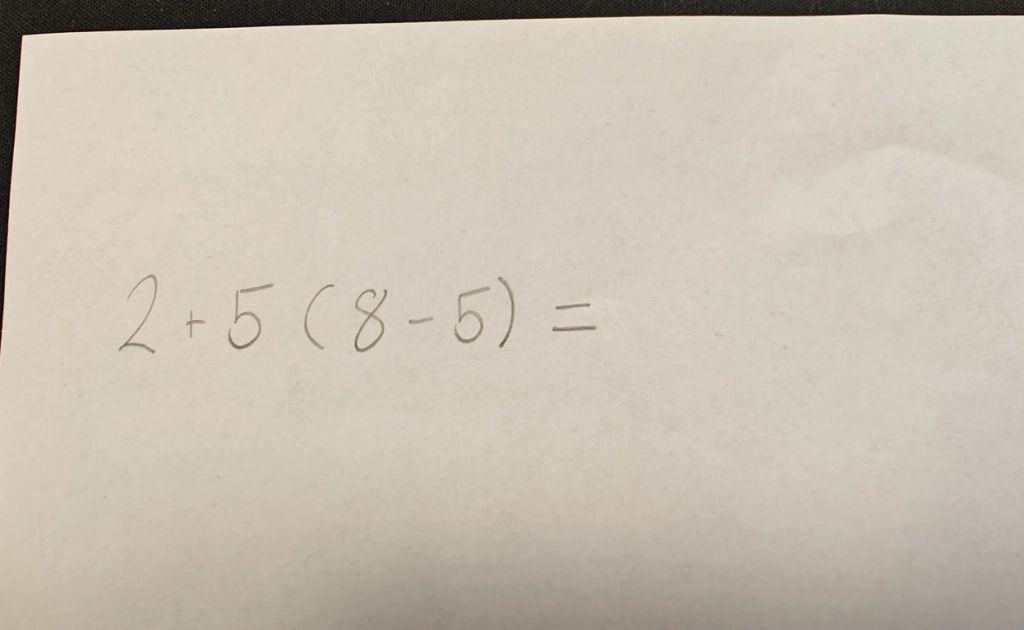 Ein virales Mathe-Rätsel spaltet das Internet. Was ist das Ergebnis?