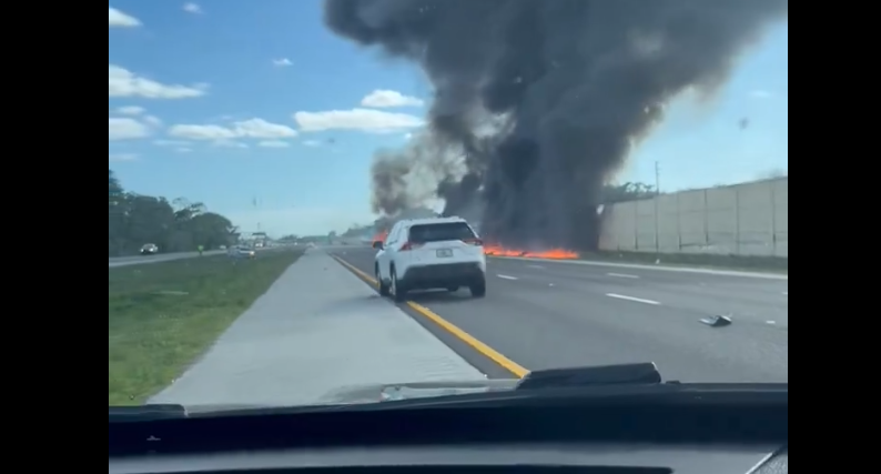 Tragische Notlandung auf Autobahn in Florida: Geschäftsjet kollidiert mit Auto und fordert zwei Todesopfer