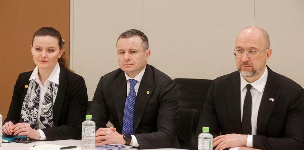 Ukraine fordert monatlich 2.8 Milliarden Euro Hilfe vom Westen, um soziale Verpflichtungen zu erfüllen