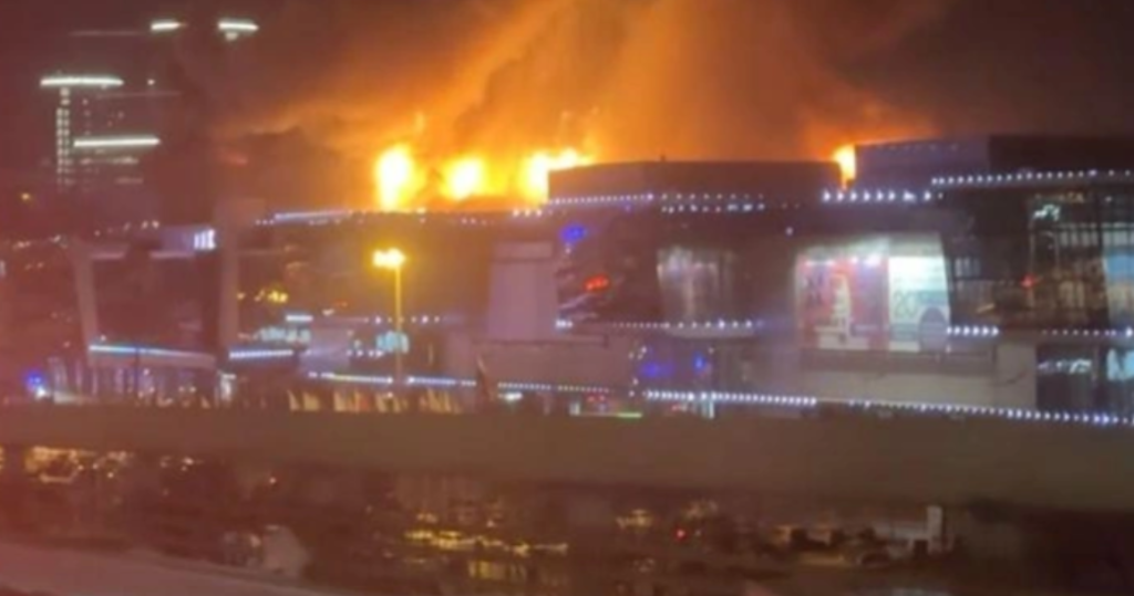 Explosion und mindestens 40 Tote: Was bisher über die Schießerei in der Crocus City Hall in Moskau bekannt ist