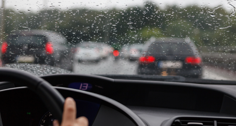Tschüss Kratzer: DIY-Lösungen für makellose Autofenster