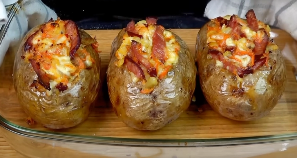 Köstliche Ofenkartoffeln mit zartschmelzender Füllung – Preiswert und Lecker