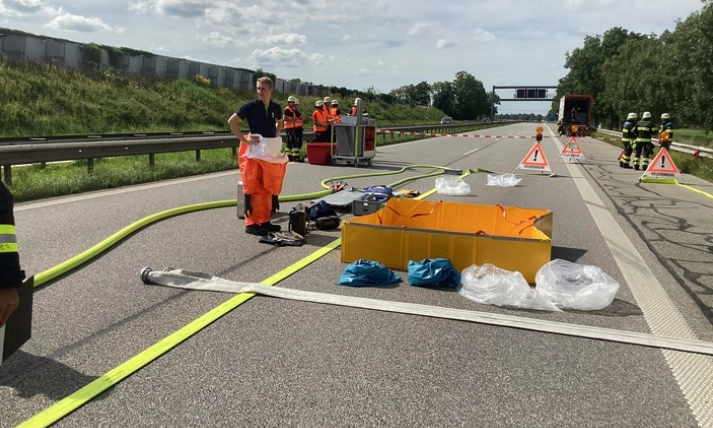 Gefahrgut-Alarm auf der A8: Glücklicher Ausgang nach stundenlanger Sperrung