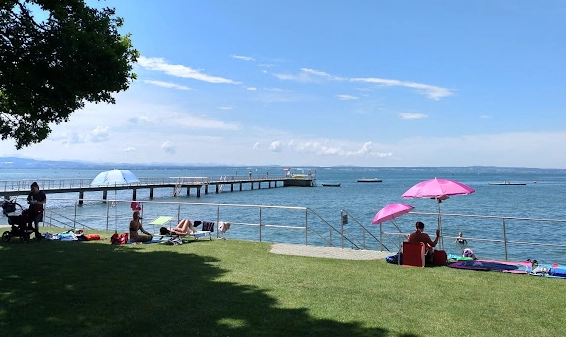 Tragischer Badeunfall am Bodensee: 59-Jähriger verstirbt trotz Rettungsversuch