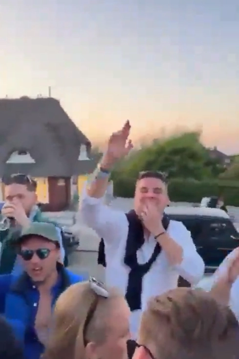 Entsetzen auf Sylt: Rassistische Gesänge und Hitlergruß