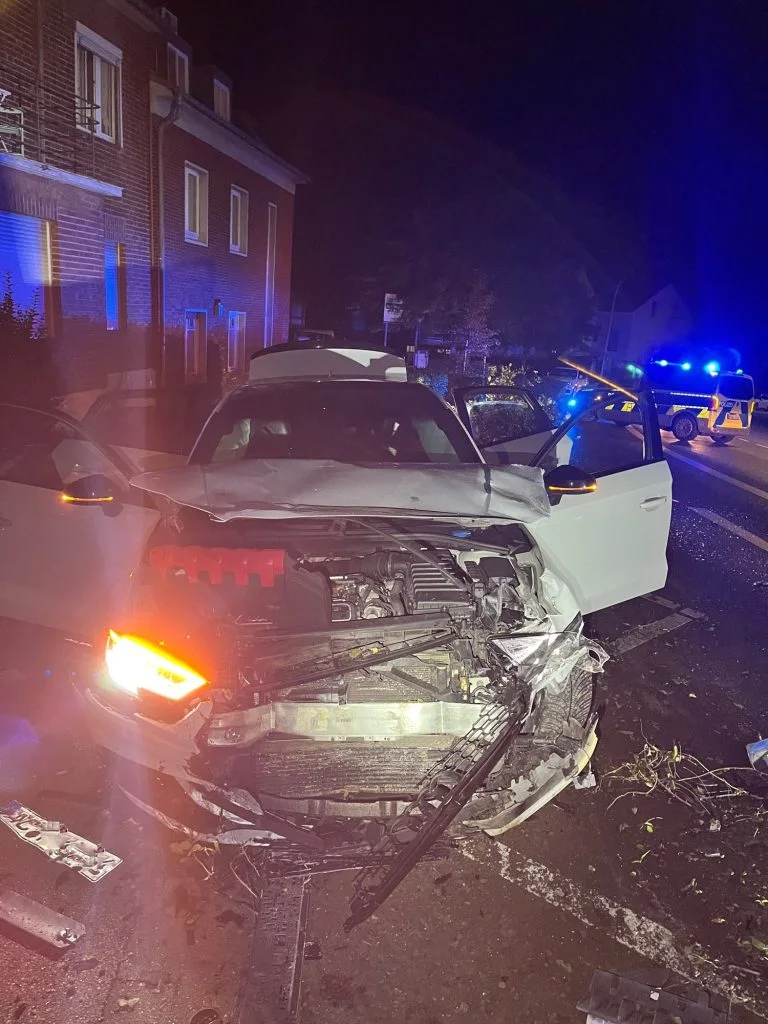 Nach Unfall geflüchtet: Raser hinterlassen Chaos in Würselen