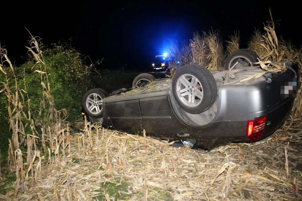 Schwerer Unfall in Coesfeld: Auto überschlägt sich und landet auf dem Dach
