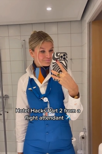 Flugbegleiterin enthüllt: Warum eine Wasserflasche unter Ihrem Hotelbett Wunder wirkt