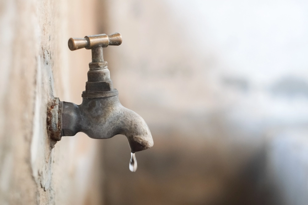 Verzweiflung in Gaza: Menschen betteln um Wasser und Essen