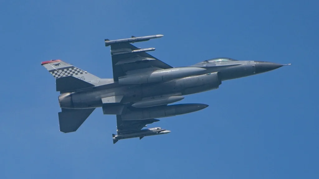Militärfehler: Südkoreanischer Kampfjet bombardiert versehentlich Dorf
