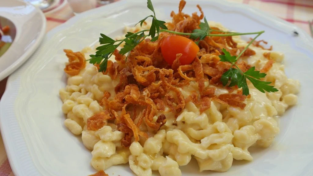 Stellen Sie Ihre eigenen Röstzwiebeln her: Schmecken besser als die aus dem Supermarkt