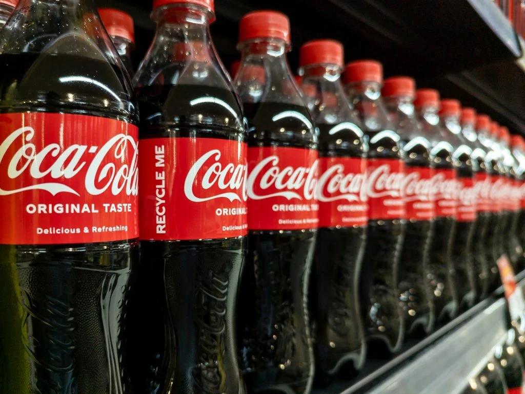 Aus für Coca-Cola: Diese Kette verbannt bekannte Marken aus den Regalen
