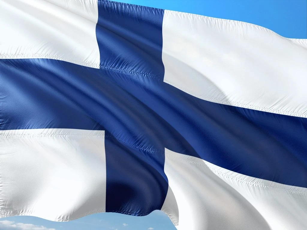 Finnland verdoppelt Verteidigungsanstrengungen und plant Wiedereinführung von Landminen angesichts wachsender Spannungen mit Russland