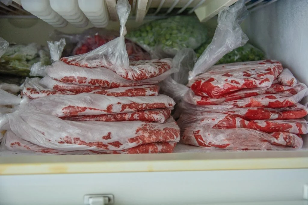 Wie lange bleibt Fleisch in der Tiefkühltruhe frisch? Die Antwort überrascht!