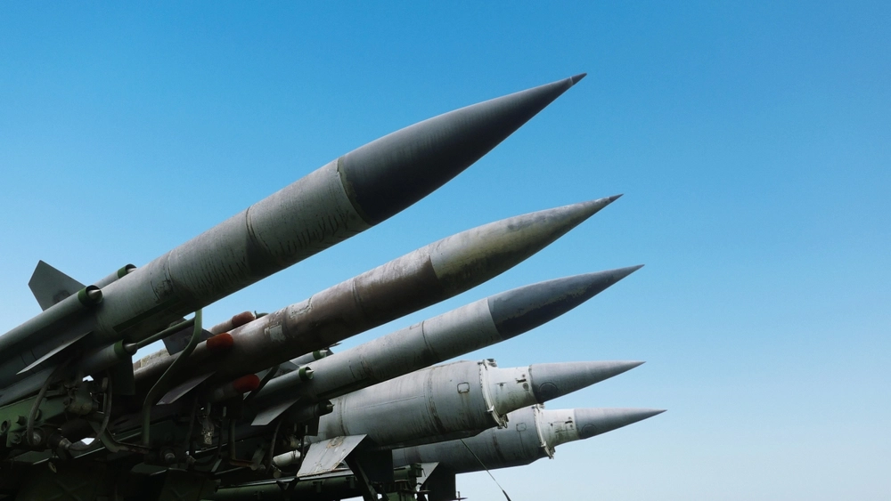 Iran bereitet Raketen als Reaktion auf Trumps Drohung vor – warnt vor „ernsten Konsequenzen“