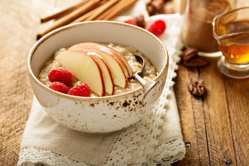 Der perfekte Start in den Tag: Einfache Apfel-Porridge-Rezept
