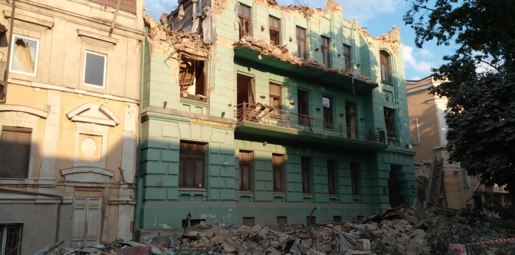 Tödliche Drohnenangriffe lassen Odesa ohne Strom, Wasser und Heizung