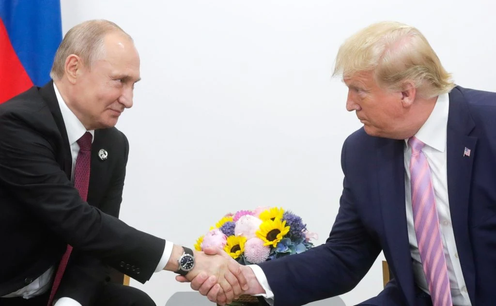 Trump droht Russland mit Zöllen nach Putins Aussagen über Selenskyj